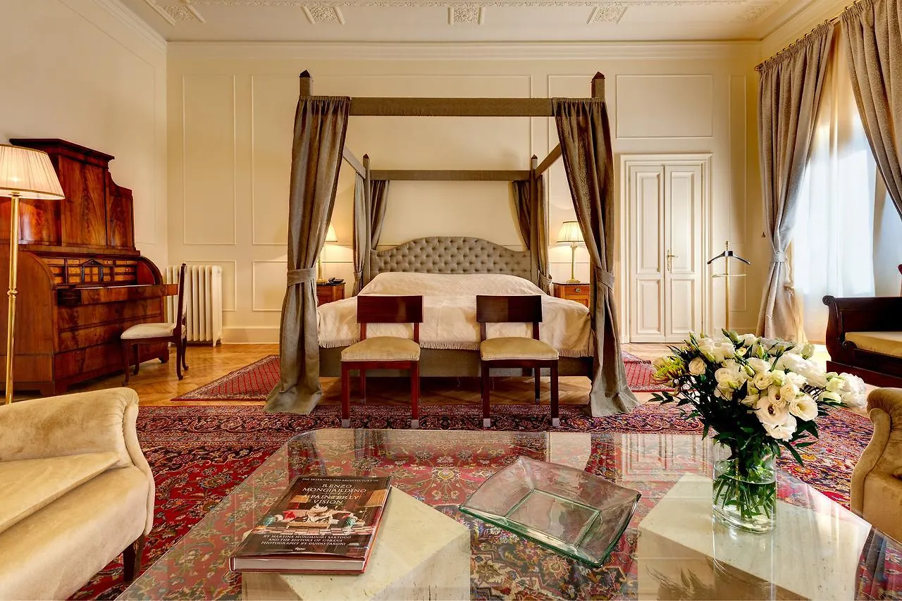 Grand Hotel Plaza Rome 5*,